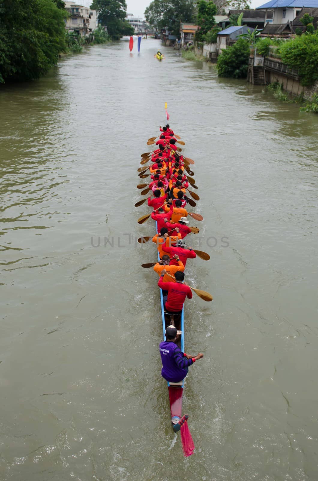 Petchaburi, THAILAND - October 7 : Participants in the Petchaburi Long Boat Competition 2012 on October 7, 2012 in The Petchaburi river ,Petchaburi Province, Thailand. 