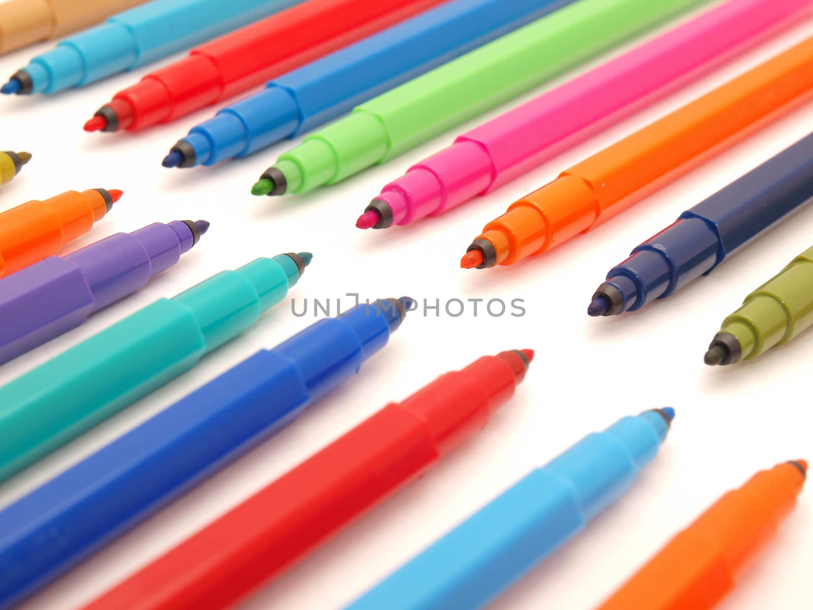 Color felt-tip pens  by Enskanto
