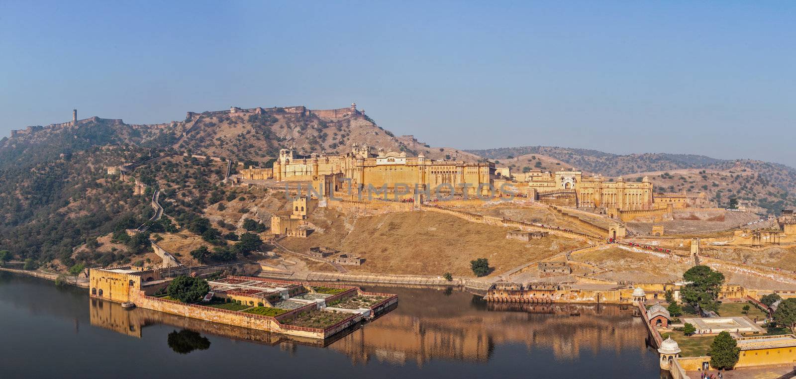 Amer (Amber) fort, Rajasthan, India by dimol