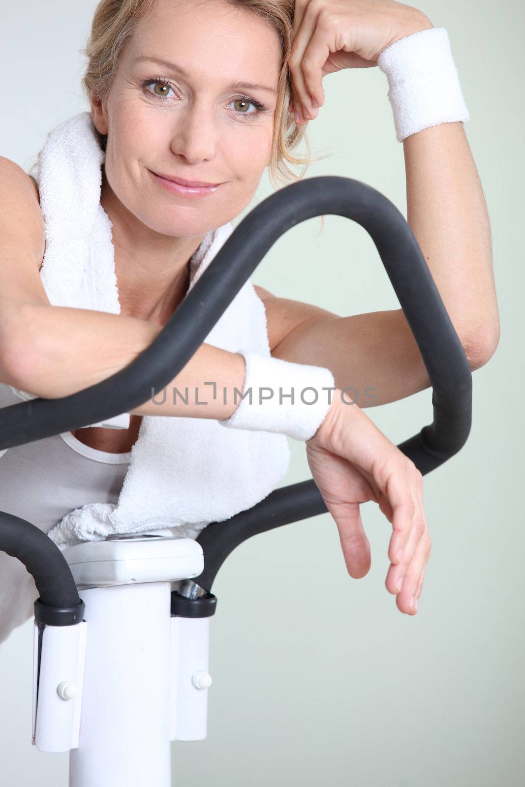 woman at the gym by phovoir
