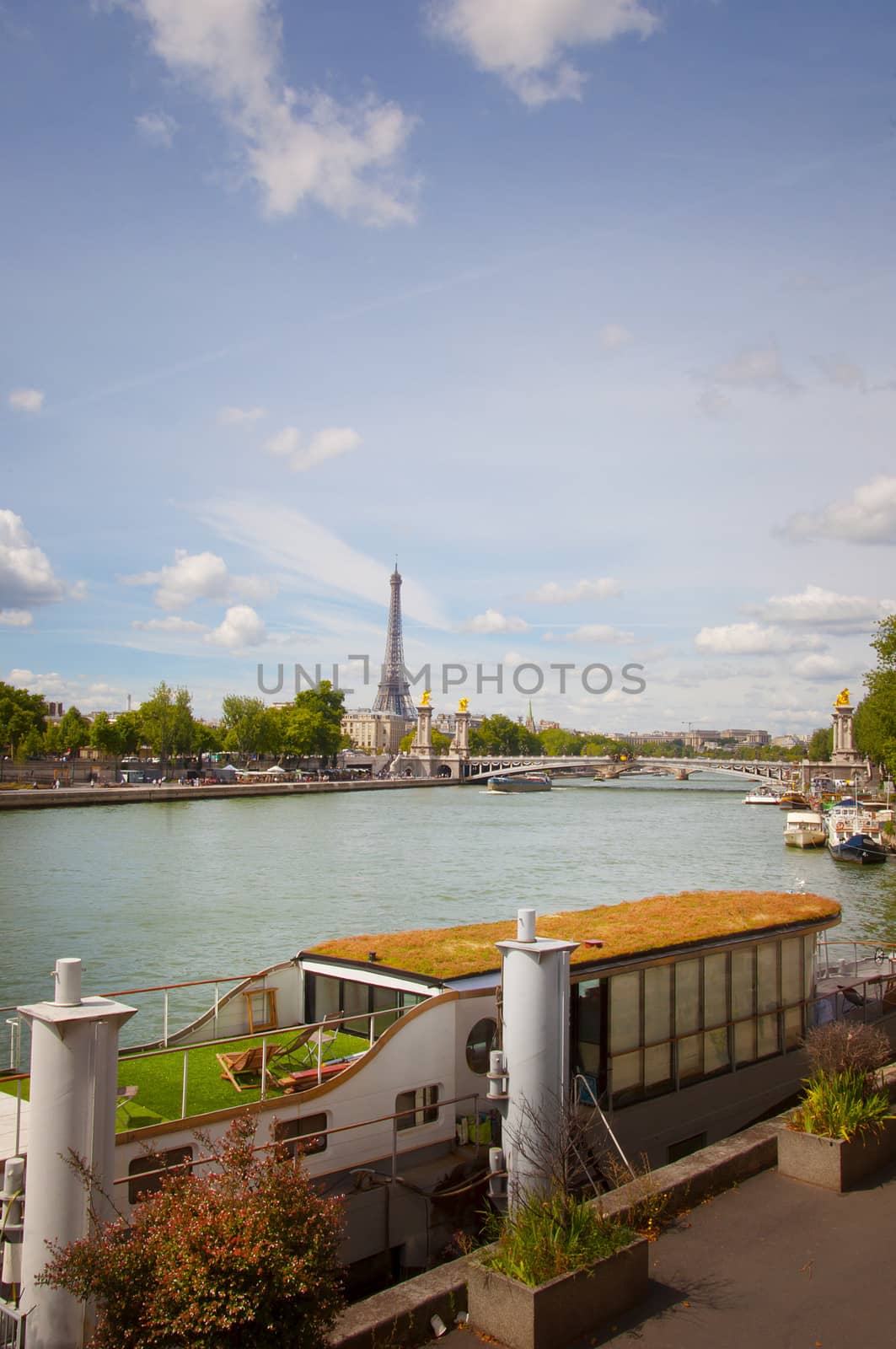 view of Seine in Paris by sognolucido