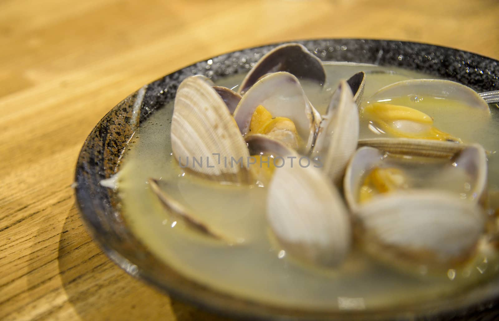 Boiled clam with soup in Japanese style5