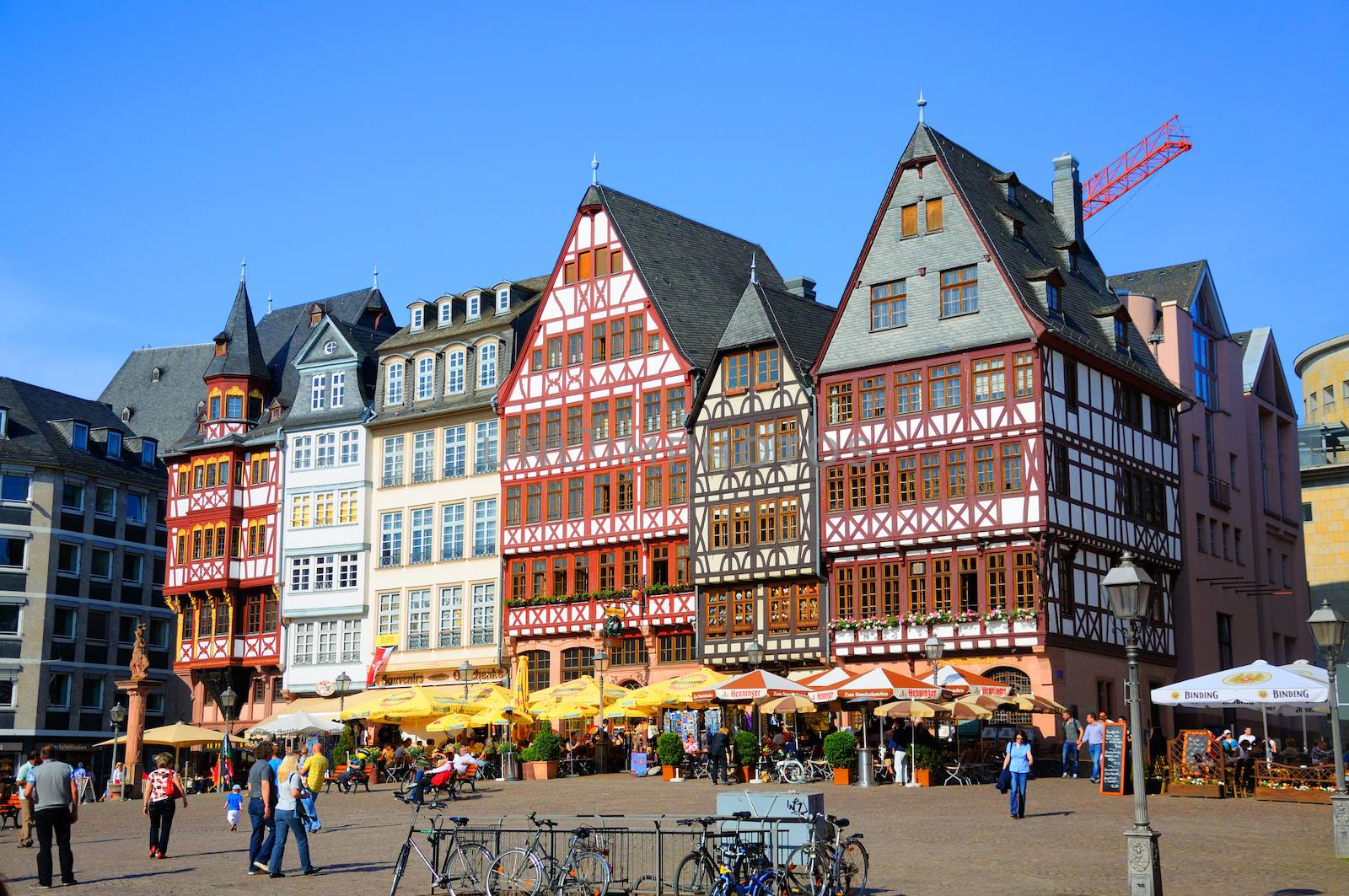 Romerberg (Romerplatz) with old buildings, Frankfurt am Main, Hessen, Germany