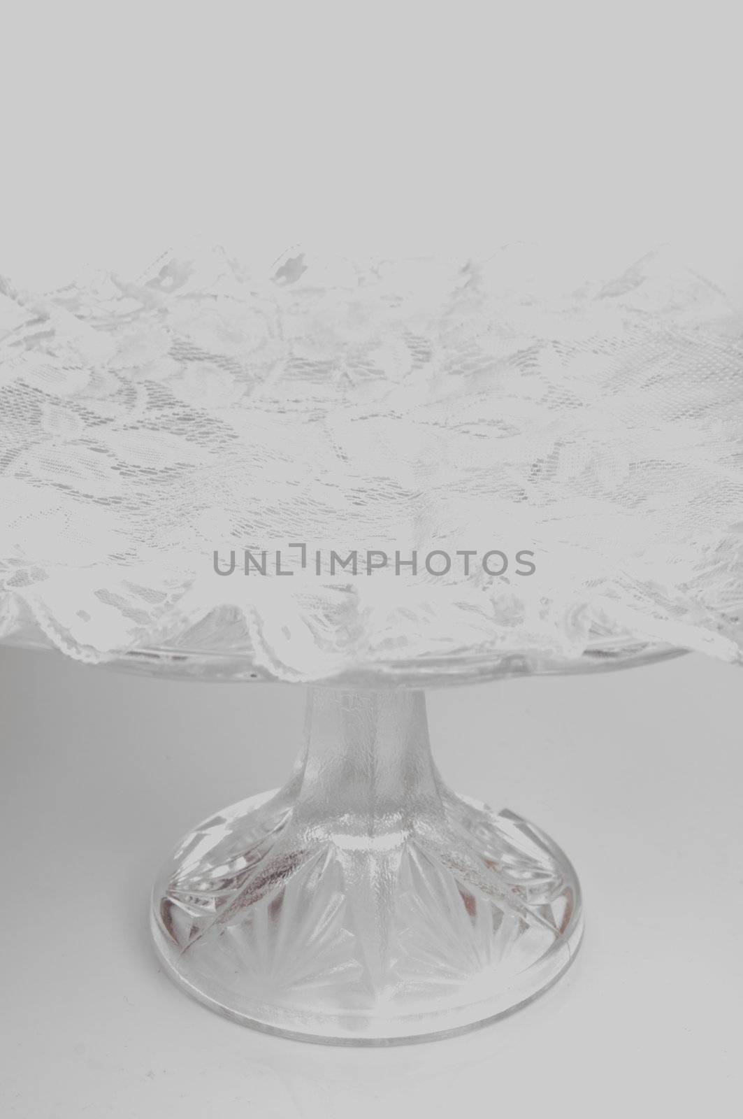 An image of crystal cream cake tin