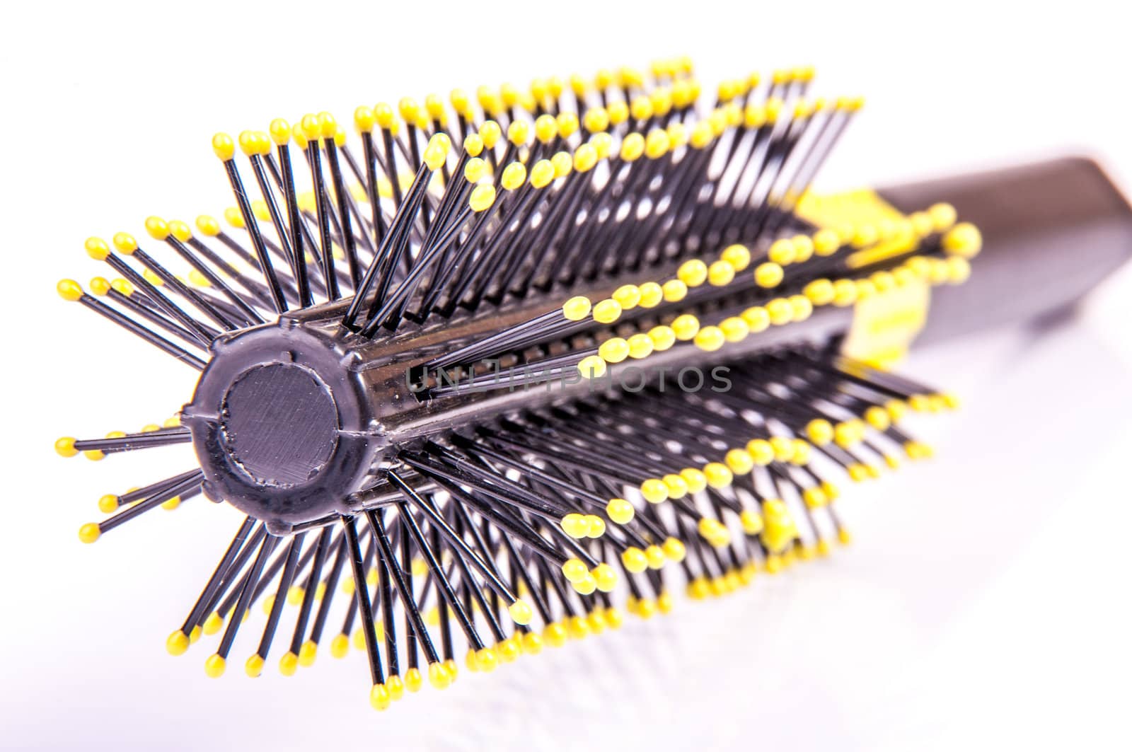 An image of comb on white background