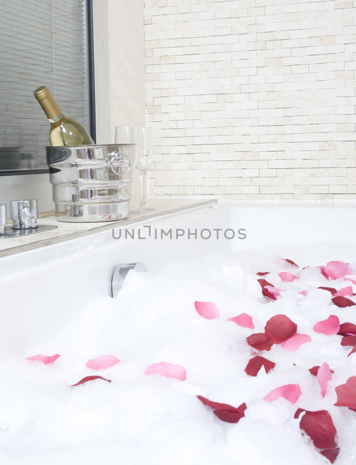 A relaxing bath by senkaya