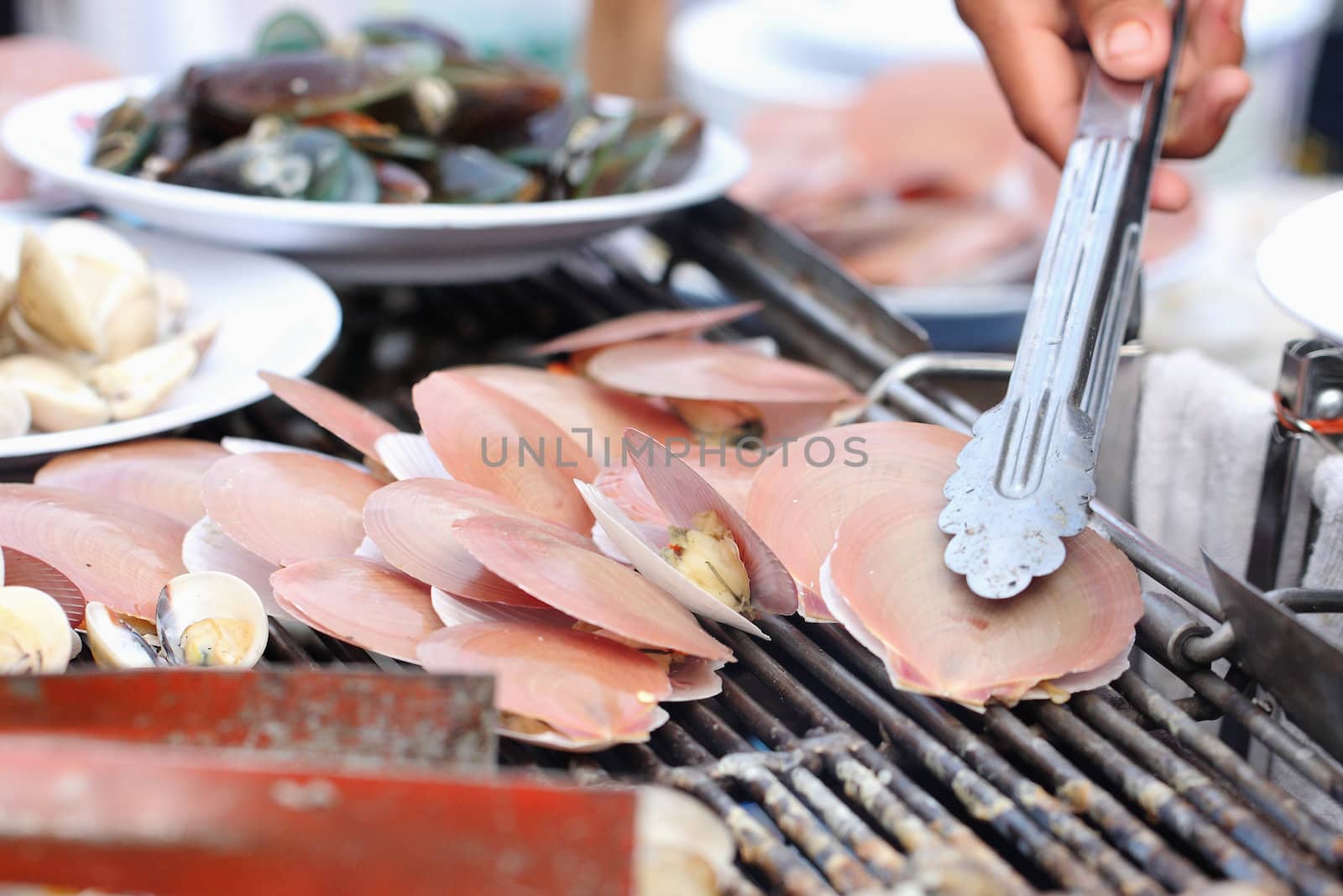 Shellfish grilled on the stove by myrainjom01