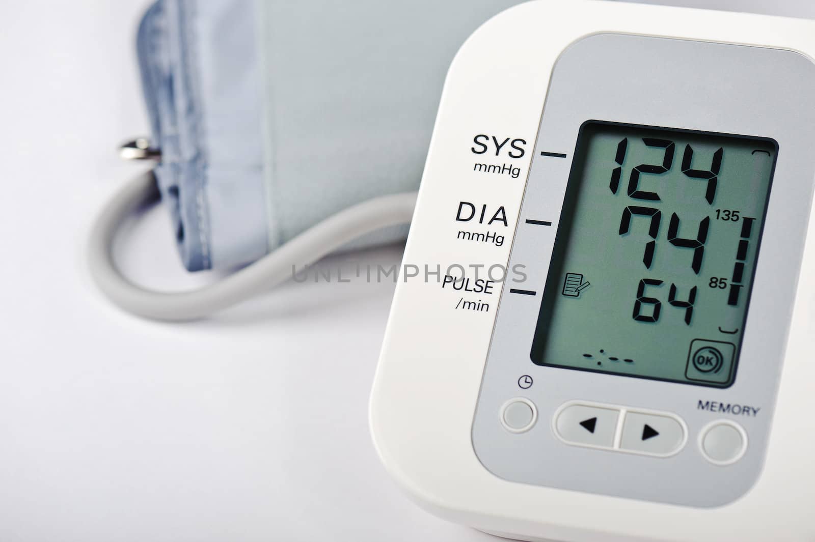 Digital Blood Pressure Monitor by Viktorus