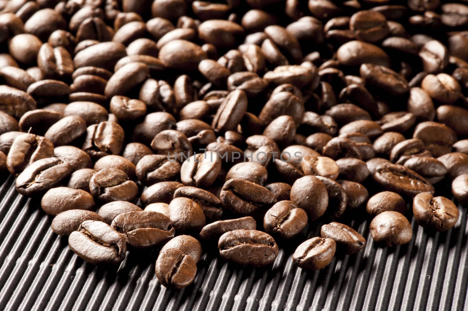 Coffee beans scattered by kosmsos111