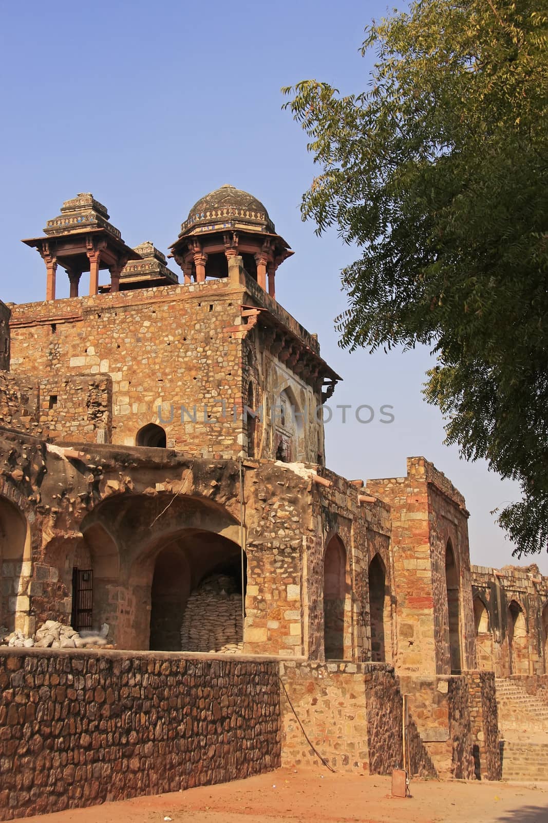 Purana Qila, New Delhi, India by donya_nedomam