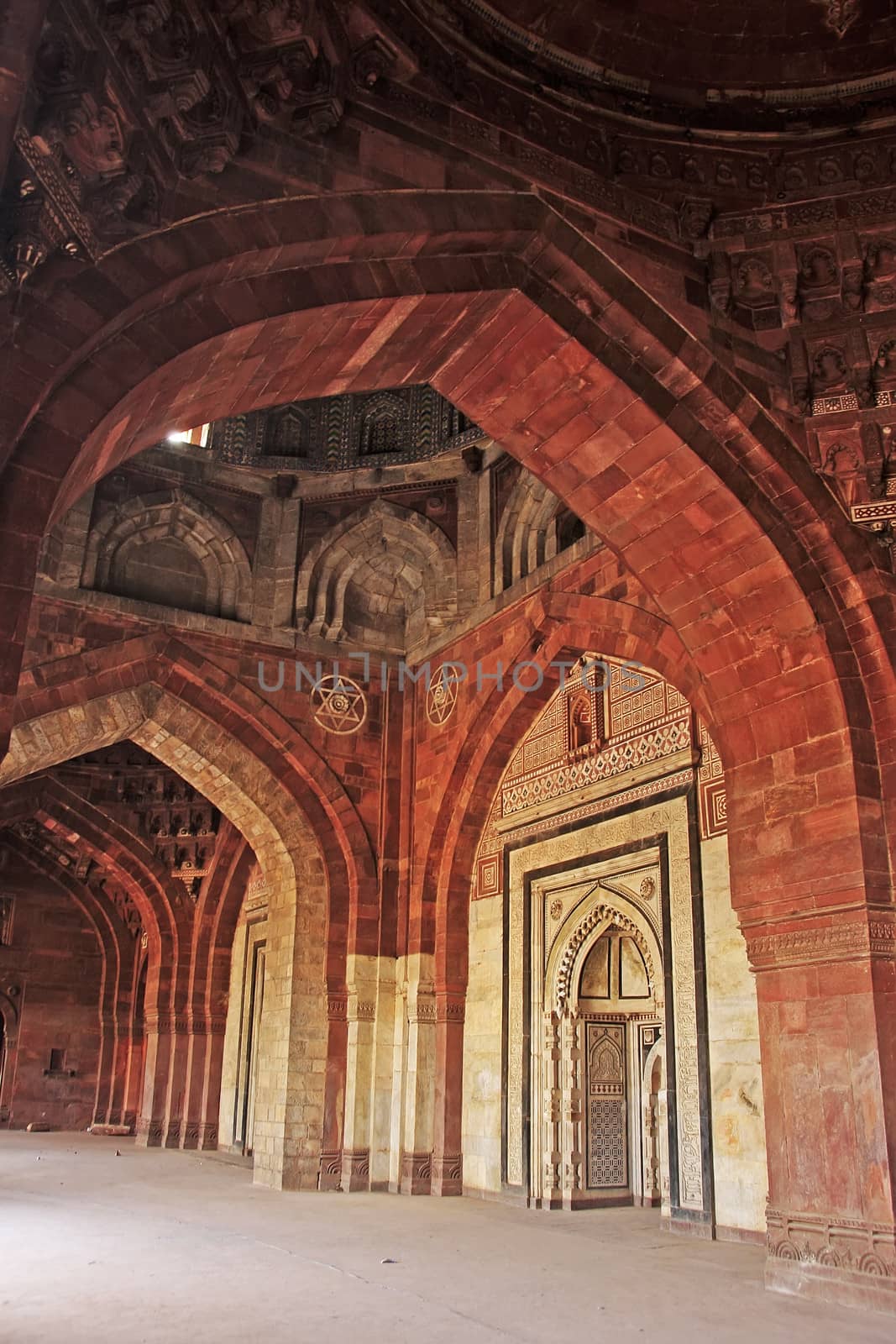 Qila-i-kuna Mosque, Purana Qila, New Delhi by donya_nedomam