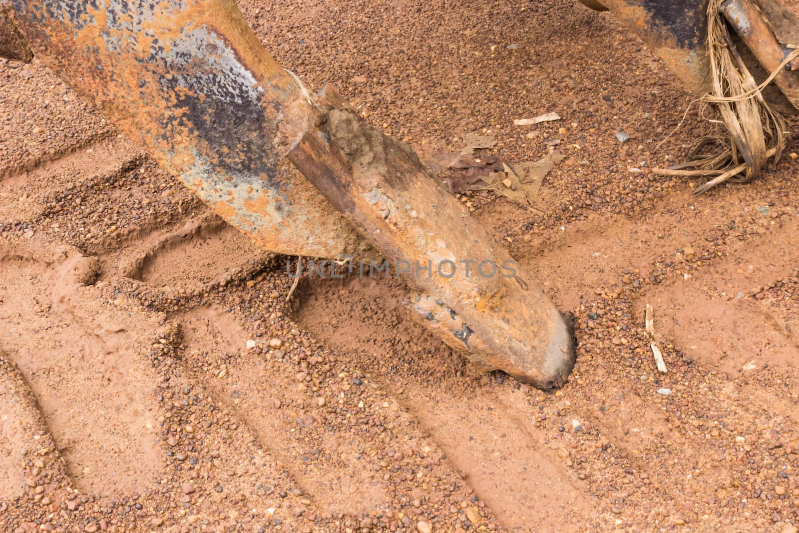 Ripper of tracks sugarcane harvester.