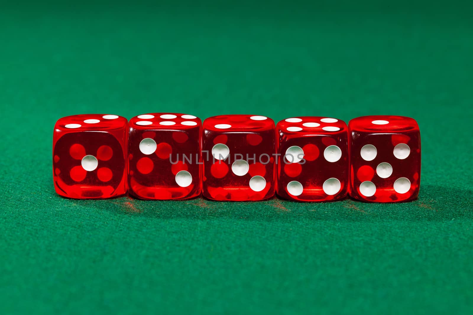 Red dice by Discovod