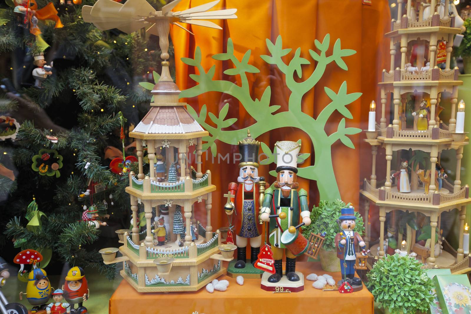 Christmas, shop window by instinia