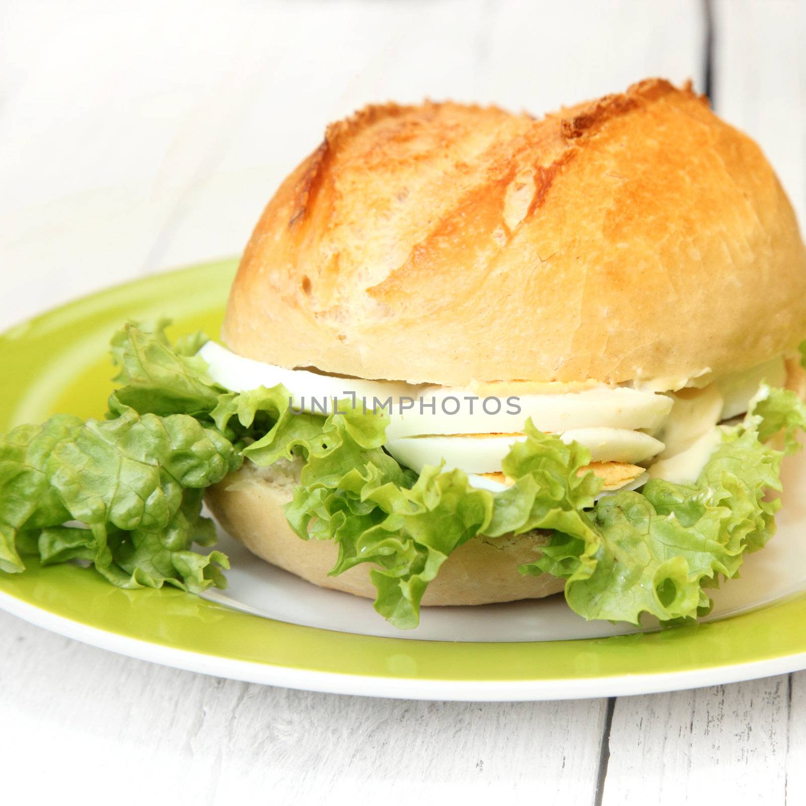 Crisp bun with egg and lettuce filling by Farina6000