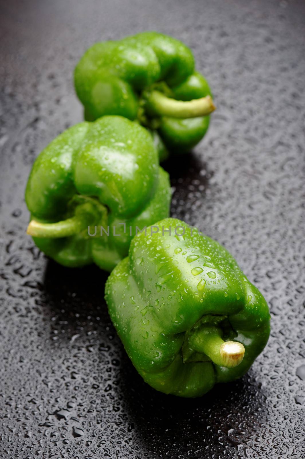 Green bell pepper by Viktorus