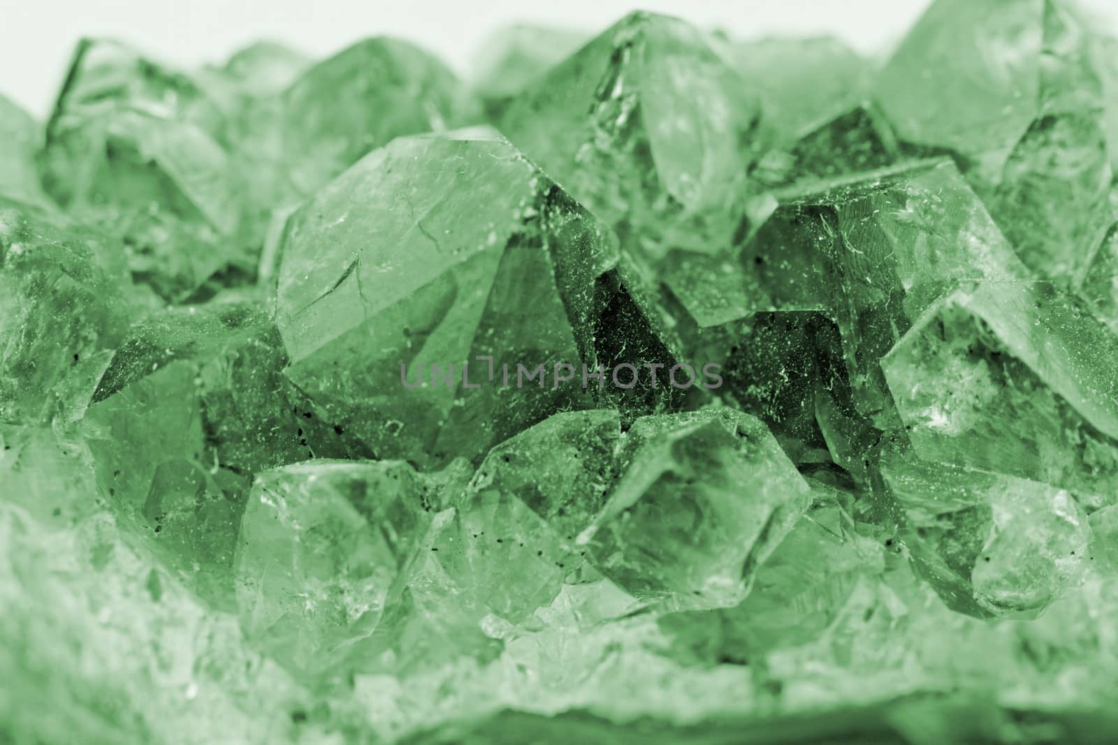 crystal macro photo in emerald color by NagyDodo