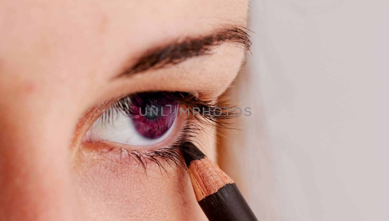 pretty lady wearing makeup for eyes by NagyDodo