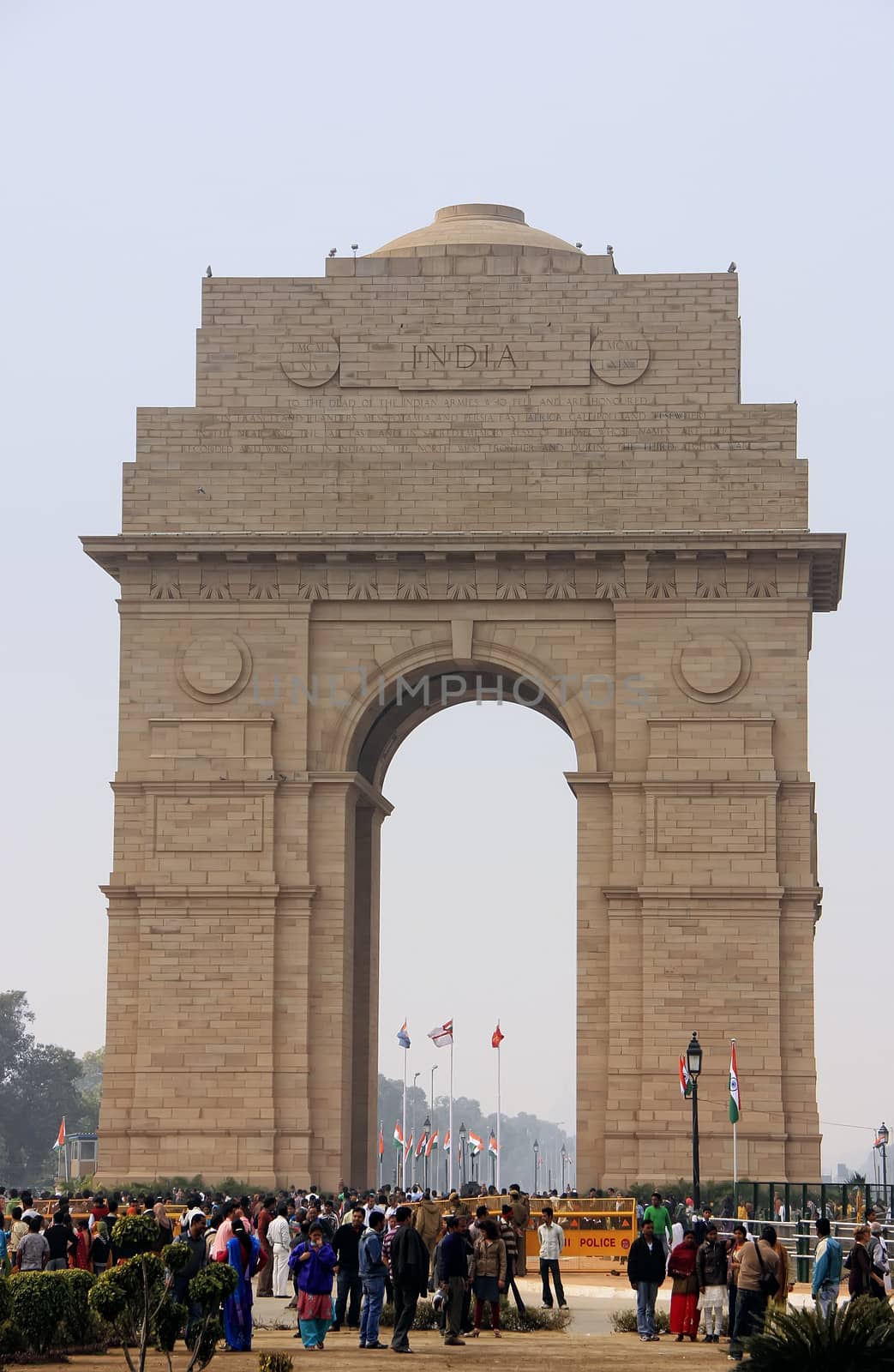 India Gate, New Delhi by donya_nedomam