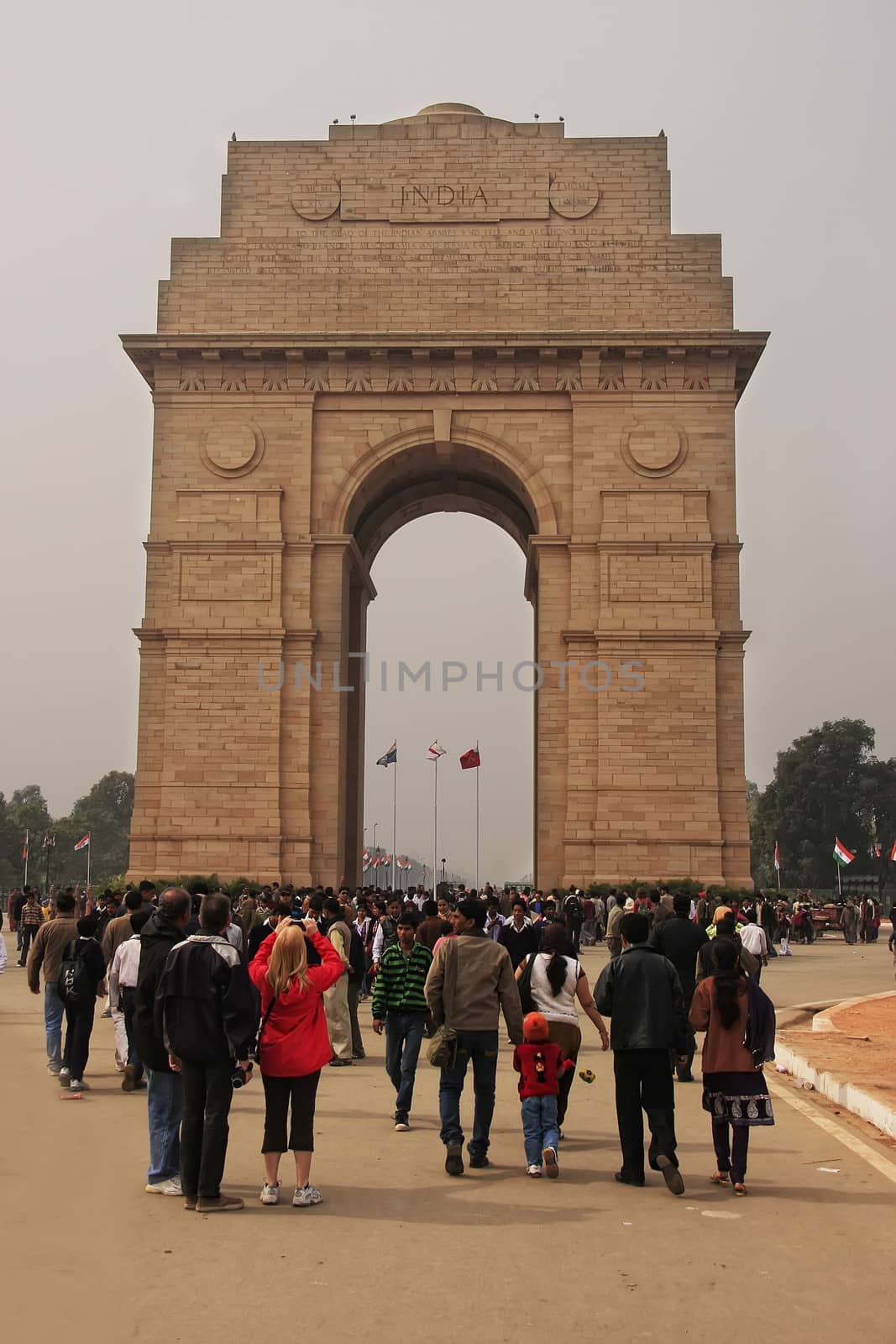 India Gate, New Delhi by donya_nedomam