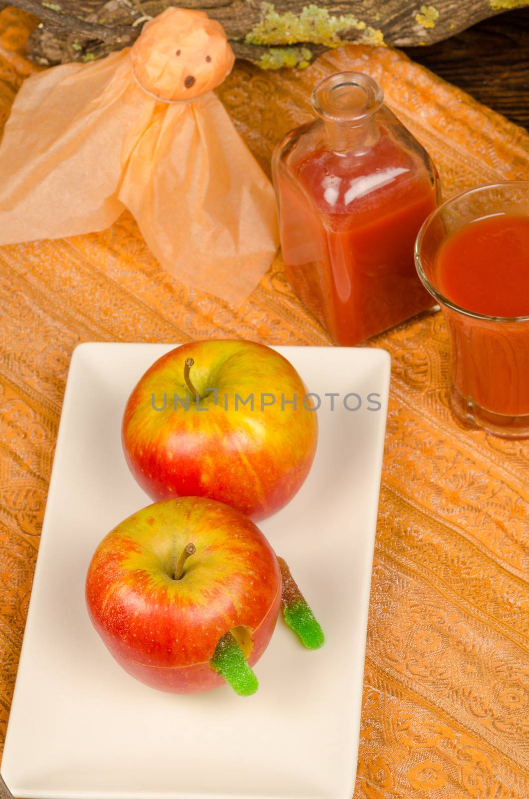 Rotten apple dessert, a Halloween idea for kid food