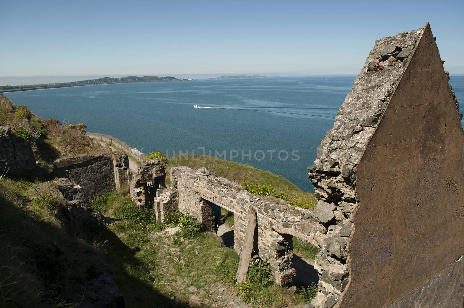 Ruin at Cliffwalk between Bray and Greystone, Ireland by rodrigobellizzi