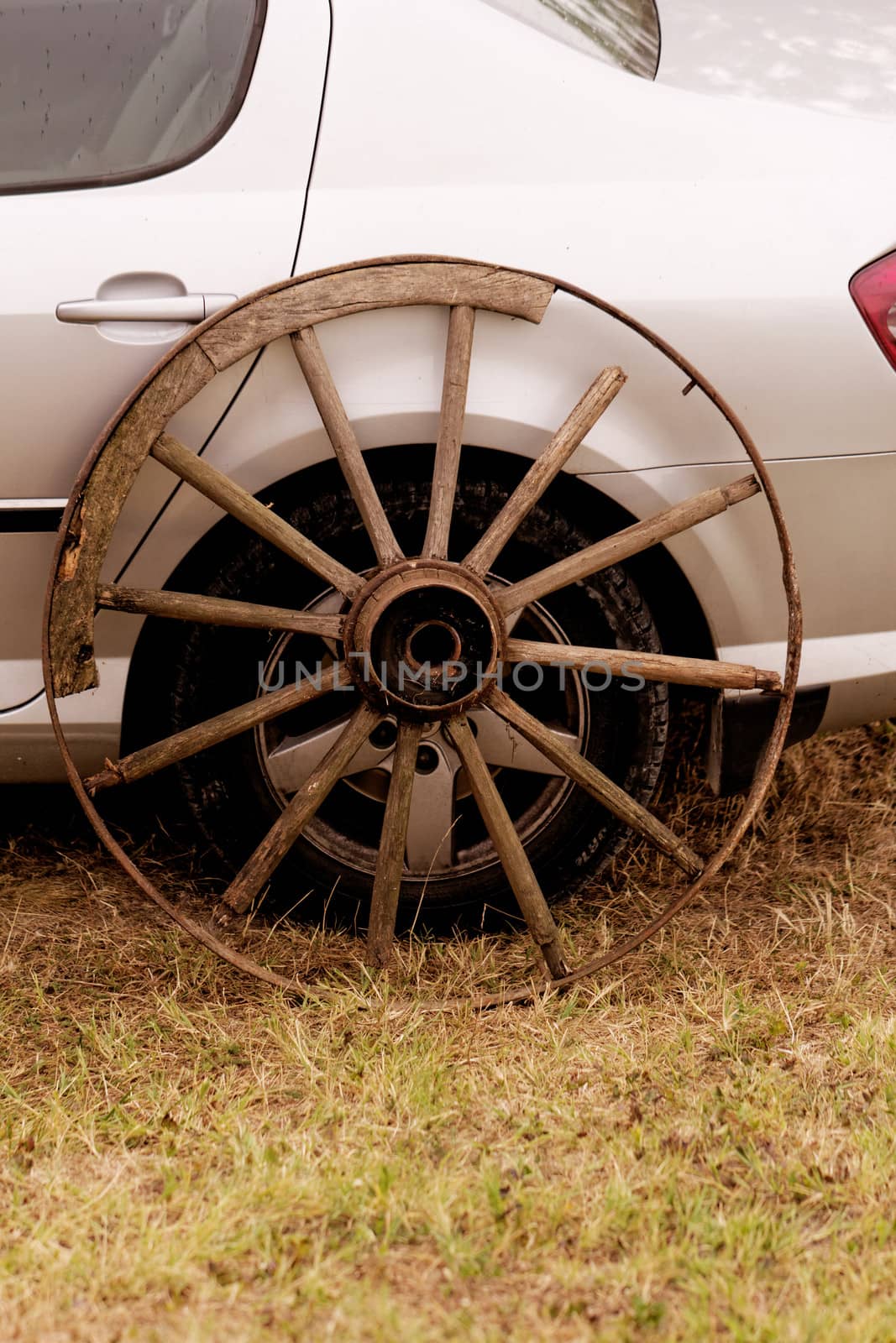 old wagon wheel addition on new cars by NagyDodo