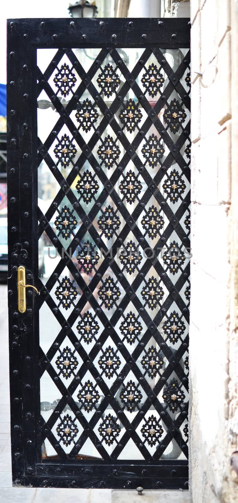 Glass door with eastern pattern by kimbo-bo