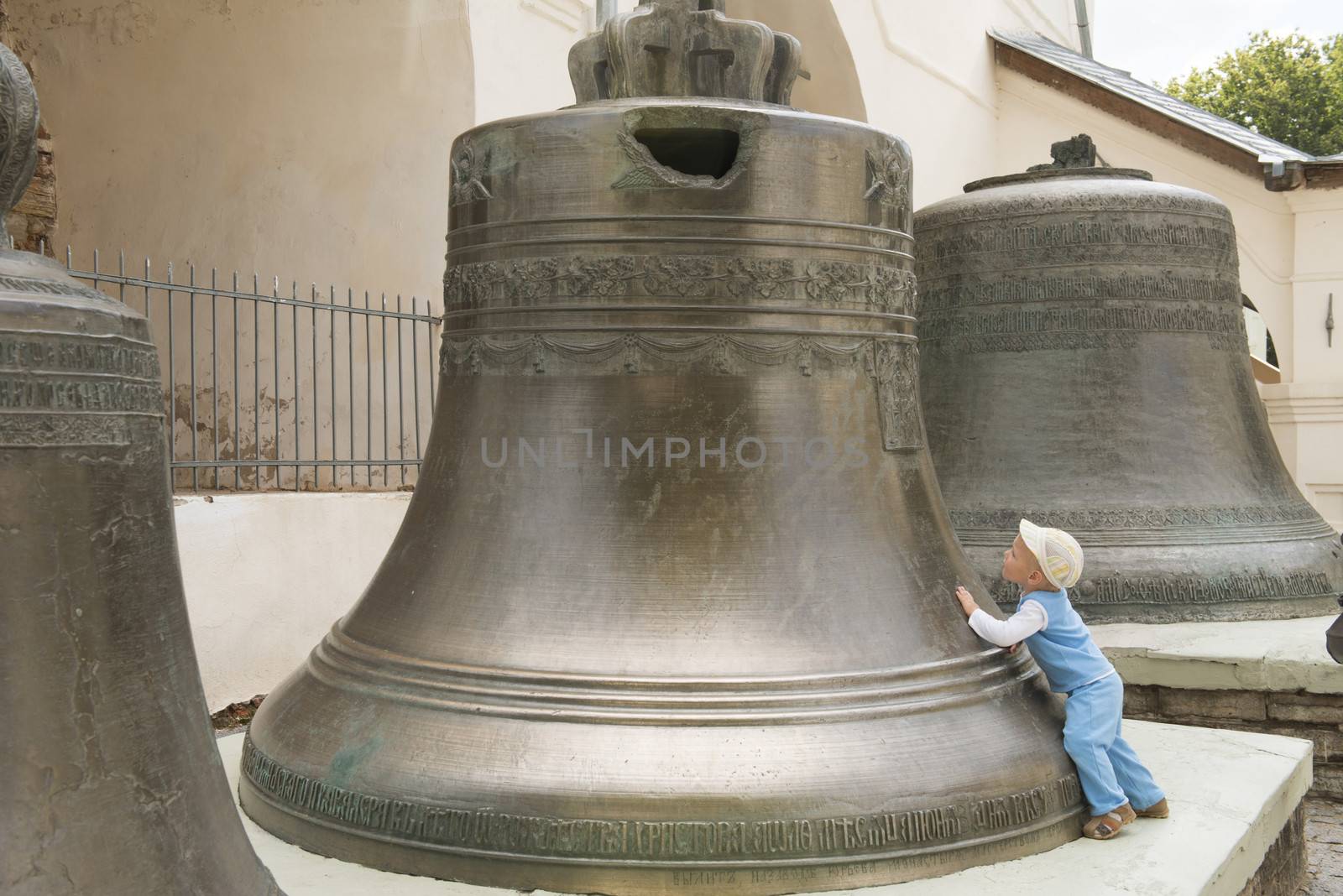 In the Novgorod Kremlin there are five ancient monumental bells and the belfry itself houses bells of modern casting.  Now the belfry houses the exhibition “Ancient Bells of Veliky Novgorod”. The largest bell exhibited weighs over 20 poods (about 705 pounds, or 320 kg), and the smallest one is over 1.5 poods (about 53 pounds, or 24 kg).