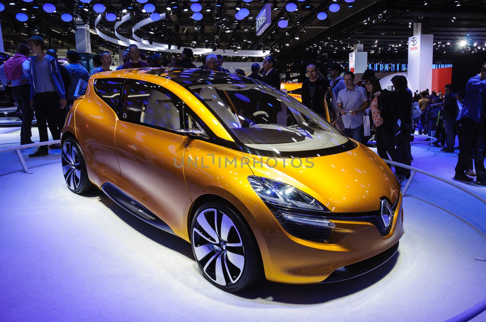 FRANKFURT - SEPT 21: RENAULT R-SPACE CONCEPT presented as world premiere at the 65th IAA (Internationale Automobil Ausstellung) on September 21, 2013 in Frankfurt, Germany
