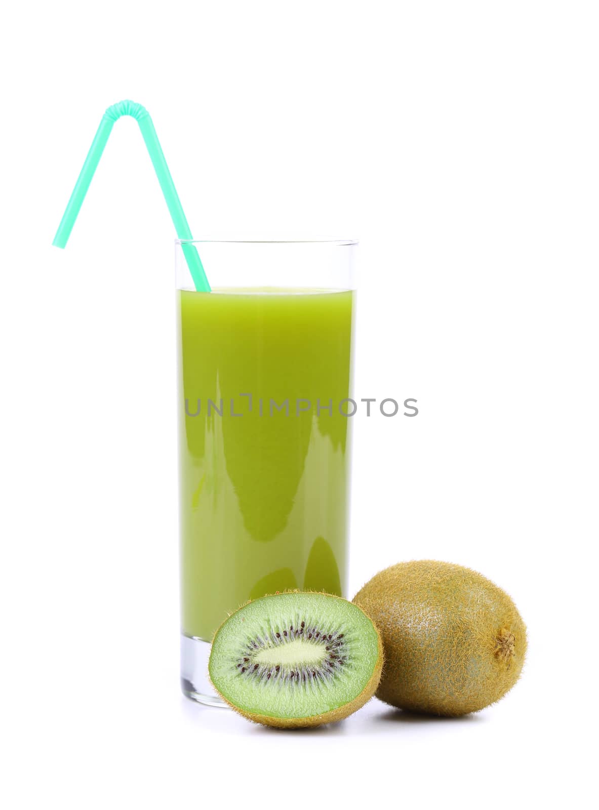 Kiwi juice and two kiwi cut and whole.