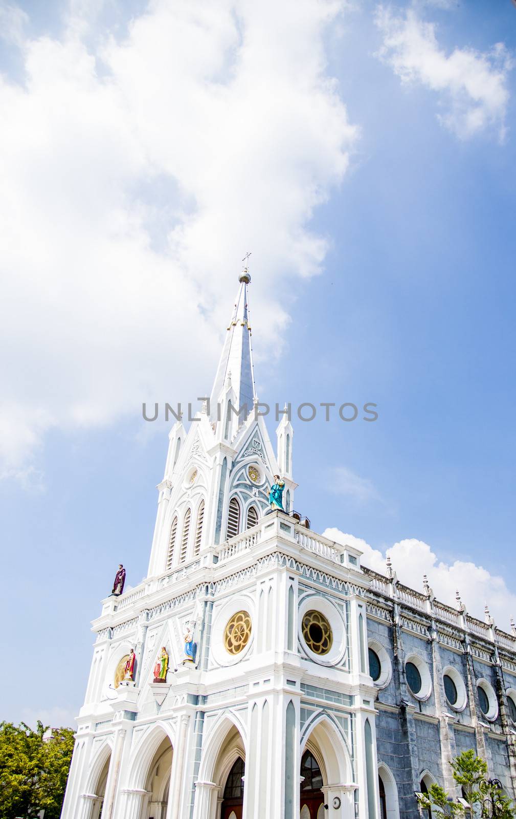 White catholic church in Samutsongkram Thailand4