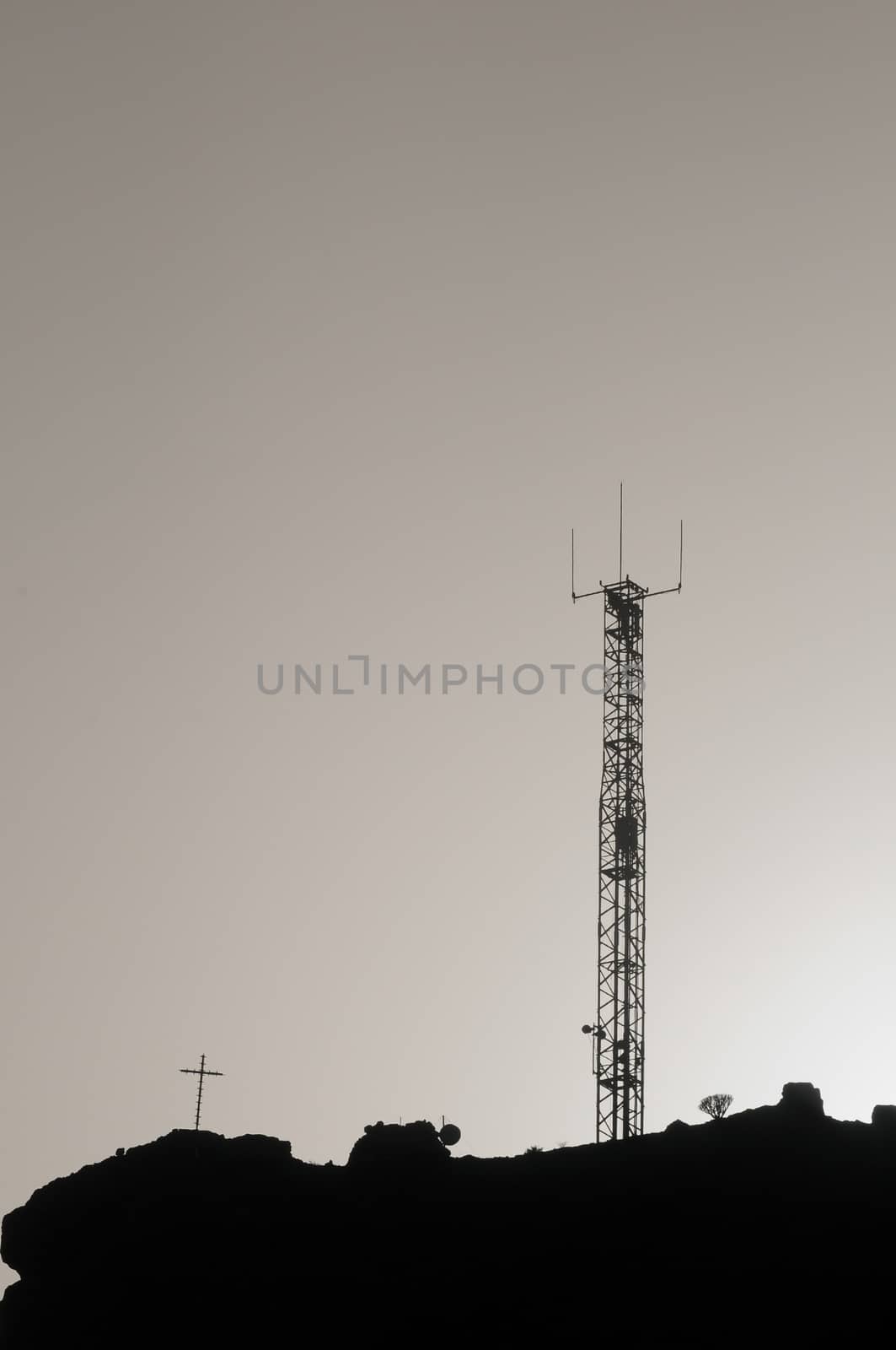 Some Silhouetted Antennas by underworld