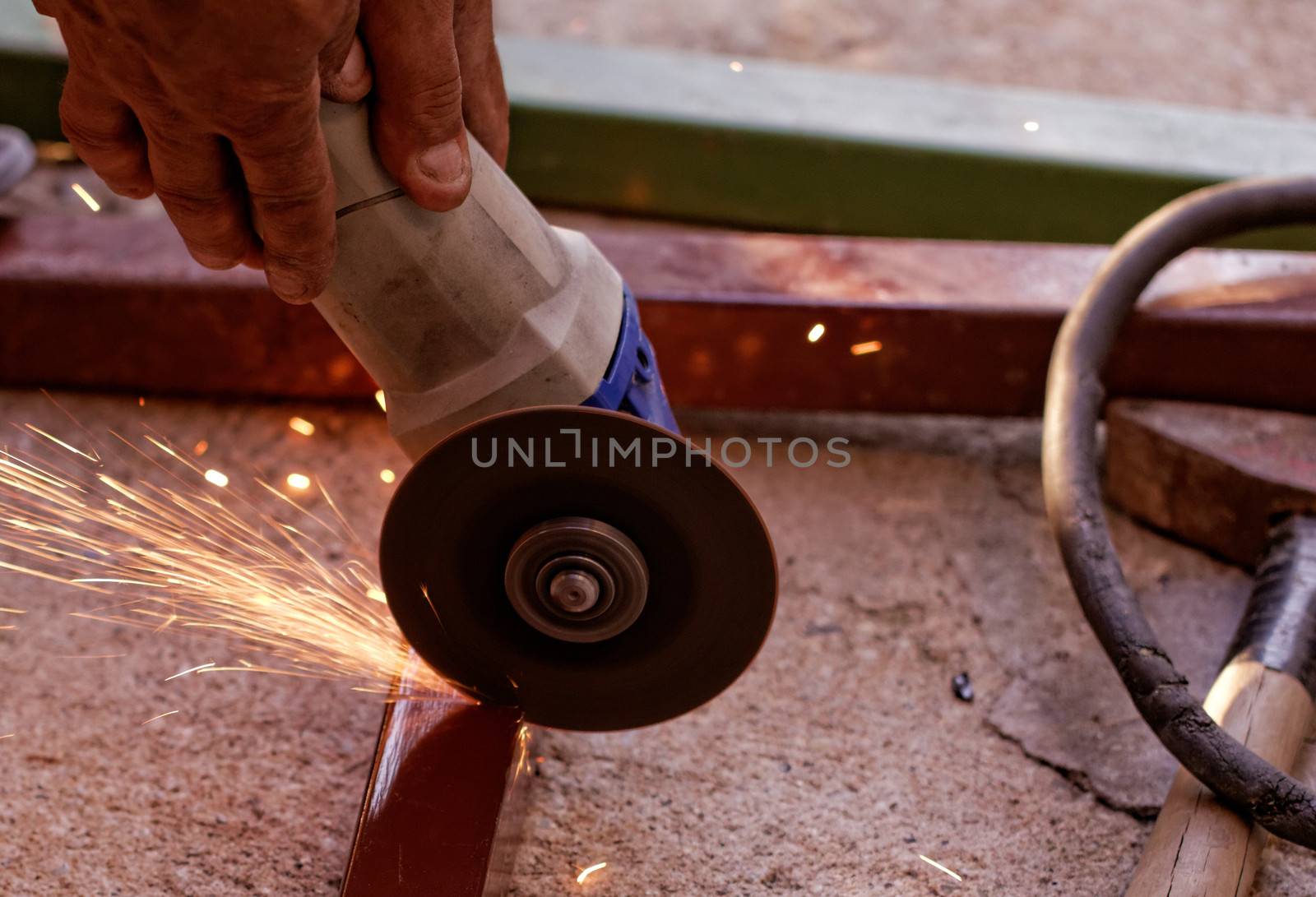 hand grinder saw the steel by NagyDodo