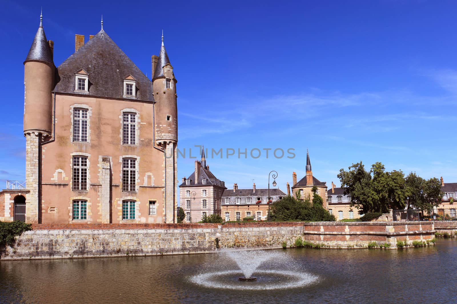 Castle of Bellegarde, its fountain and its gardens