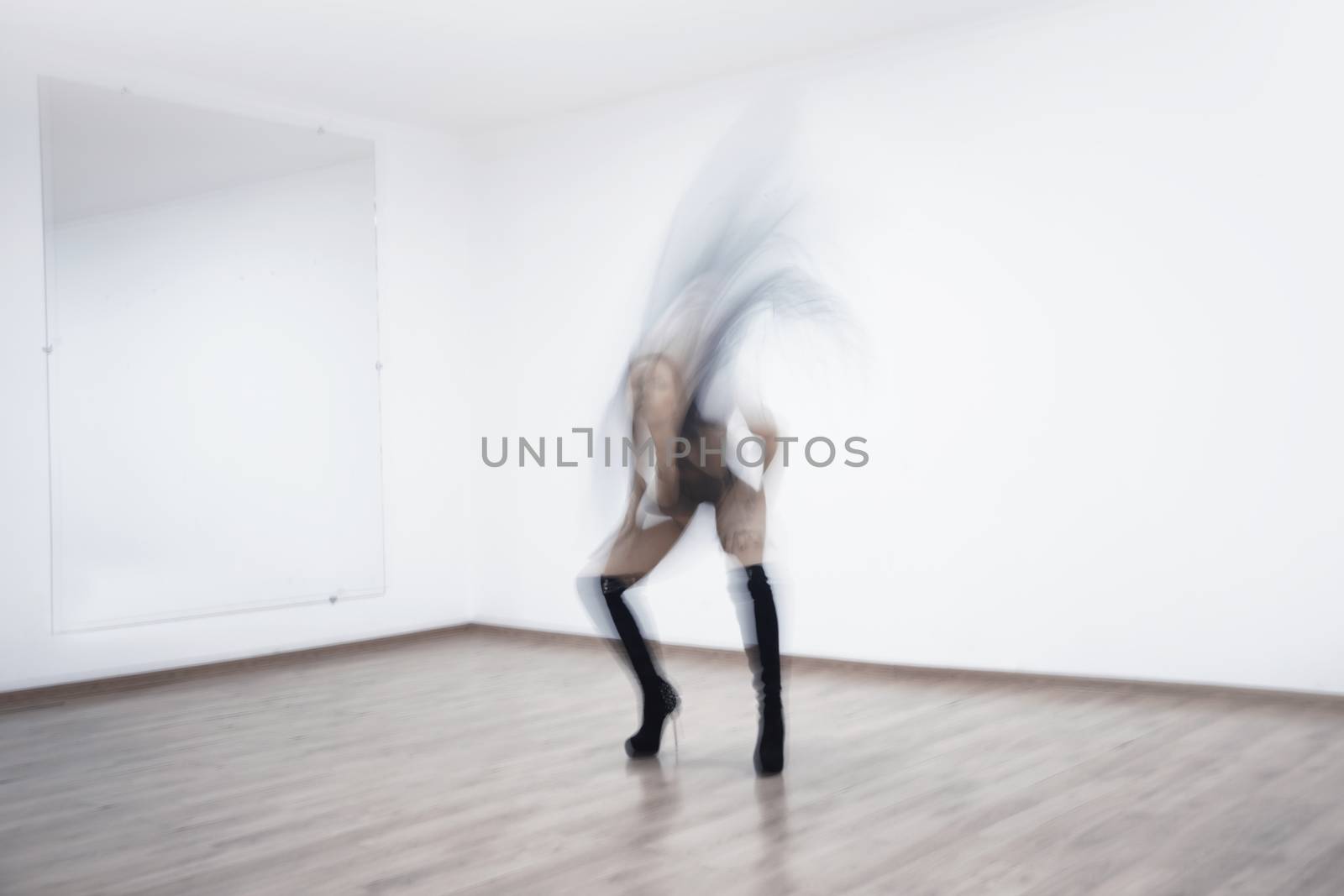 Motion dance by Novic