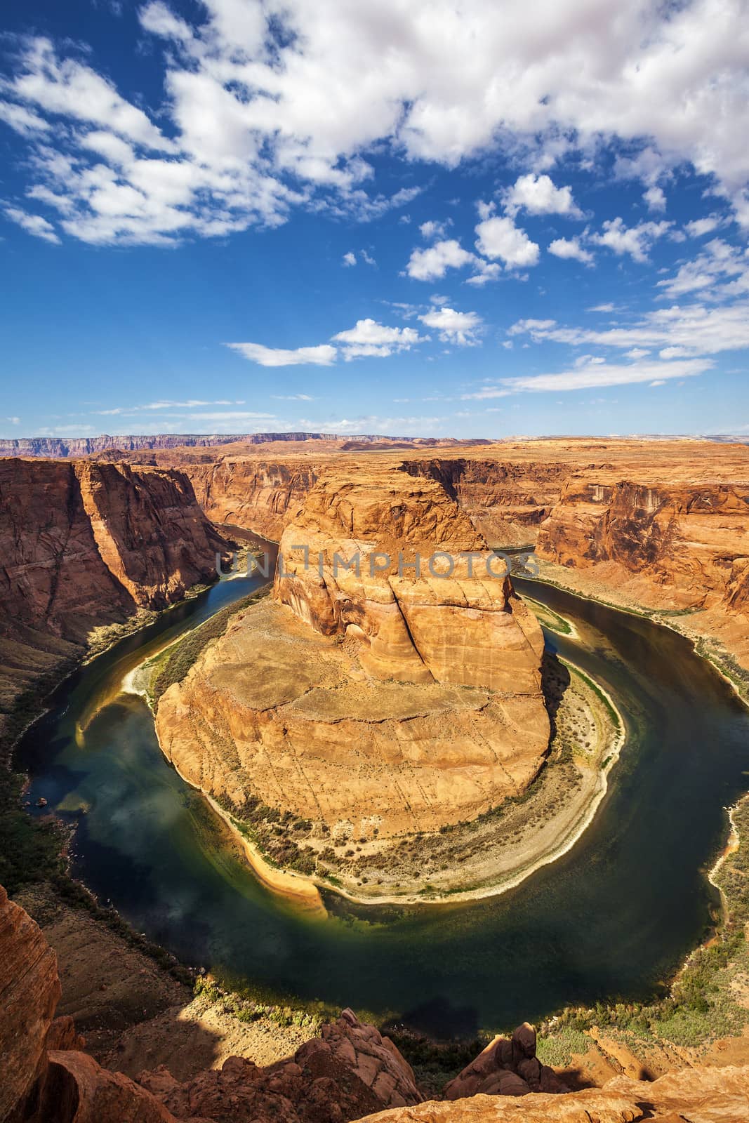 Vertical view of famous Horseshoe Bend, USA