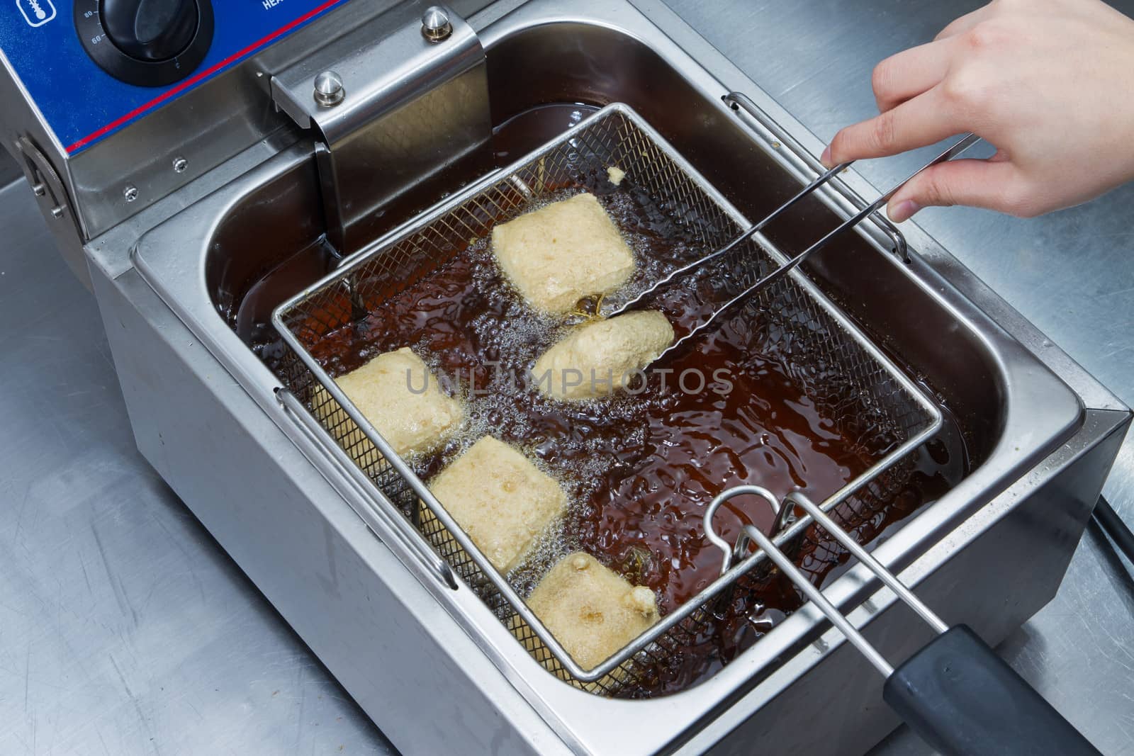 How to make fried tofu.