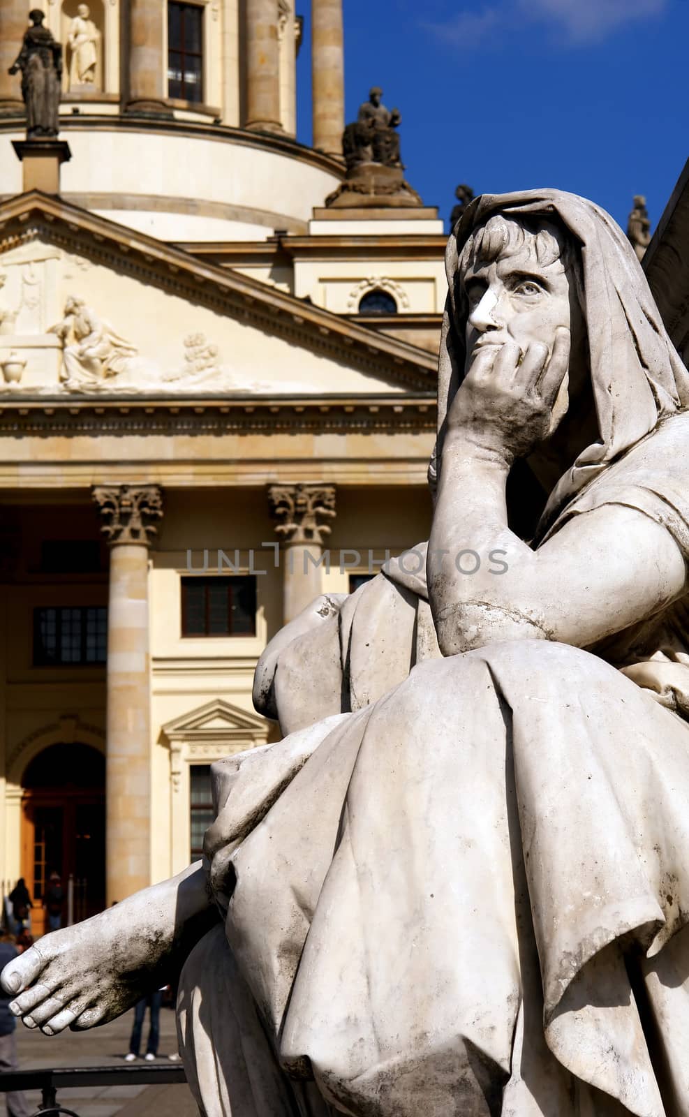 Gendarmenmarkt square statue, Berlin