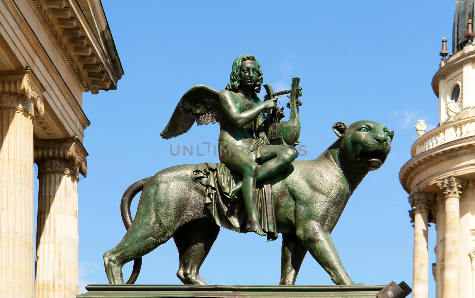 Konzerthaus hall statue, Gendarmenmarkt square, Berlin