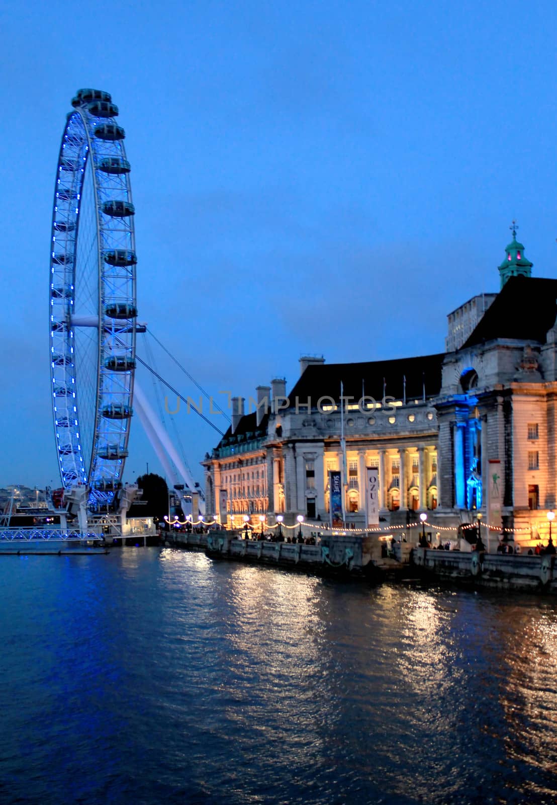 London eye, famous Britain capital attraction  by ptxgarfield