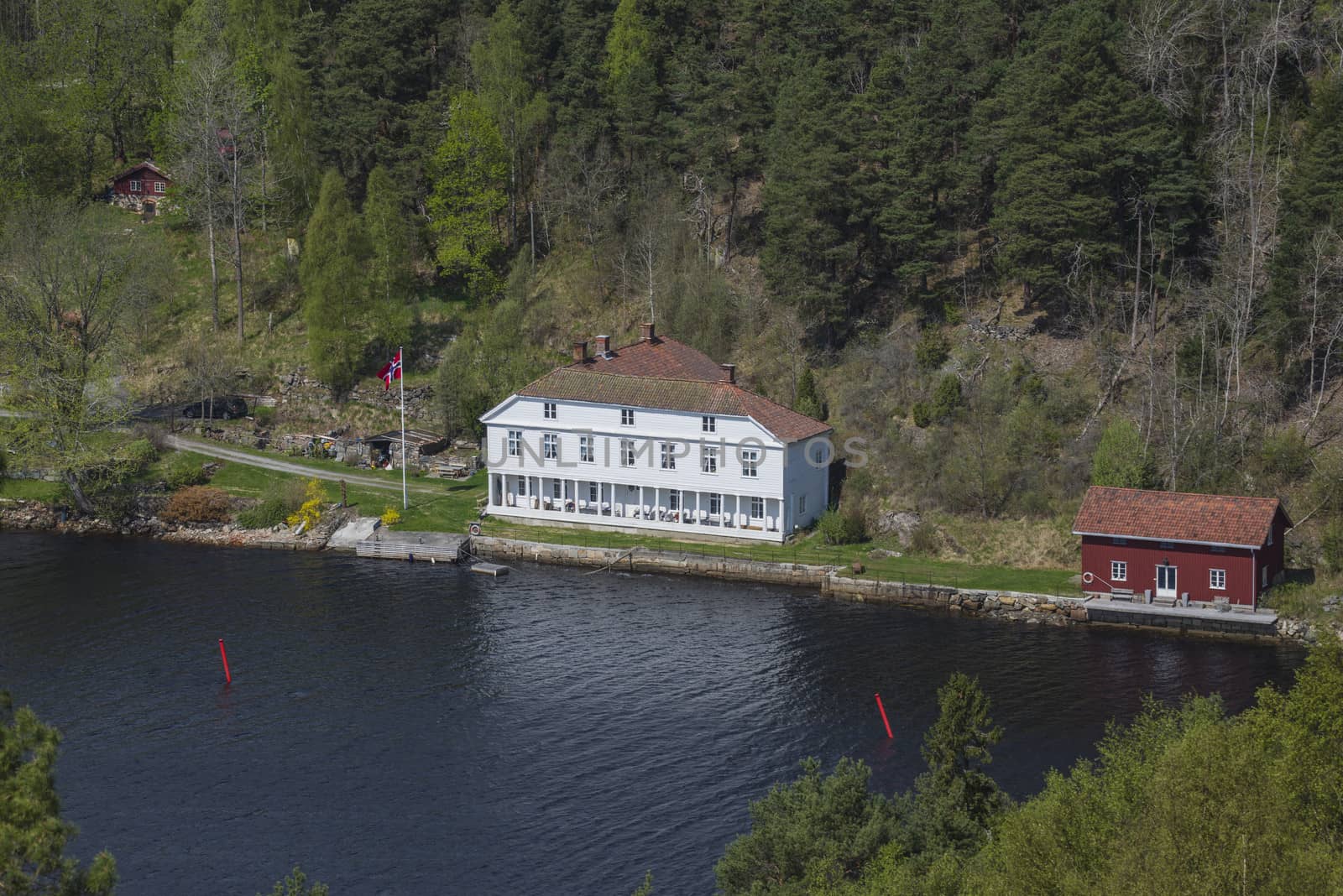 The house is located right on the waterfront at Ringdalsfjord in Halden, Norway