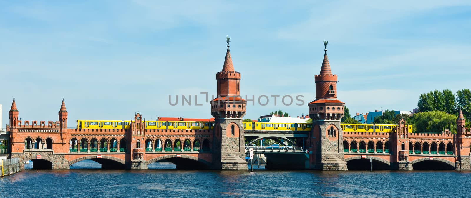 BERLIN - SEPTEMBER 23 : Oberbaumbruecke bridge with subway passing over the Pree river, September 23th, 2011 at Berlin Germany