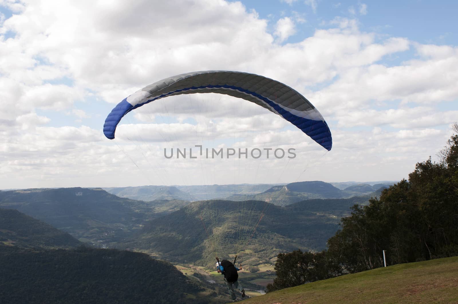 Taking off on Paragliding at Rio Grande do Sul, Brazil by rodrigobellizzi