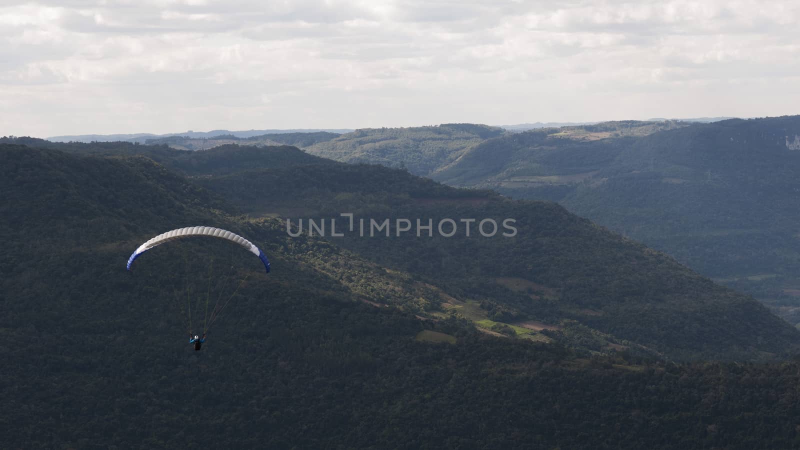 Free-Flying on Paragliding at Rio Grande do Sul, Brazil by rodrigobellizzi
