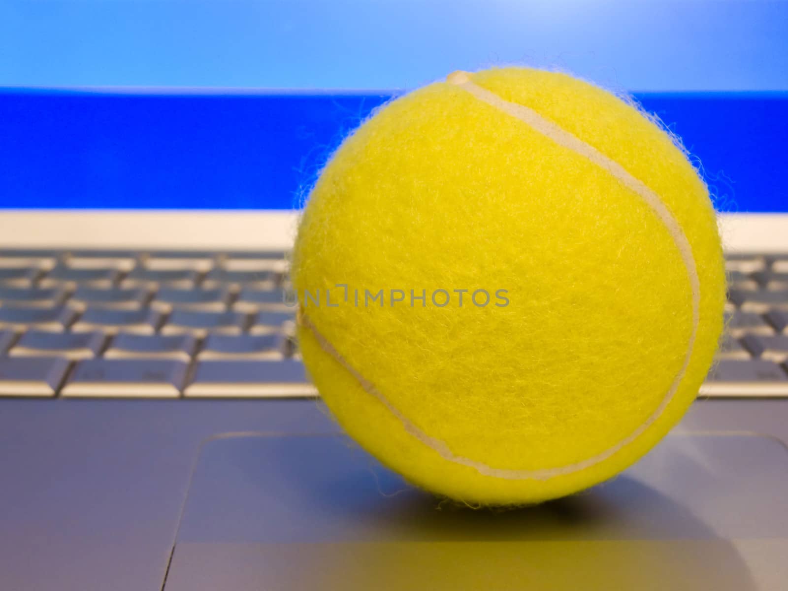 Tennis E -sport by EugenP