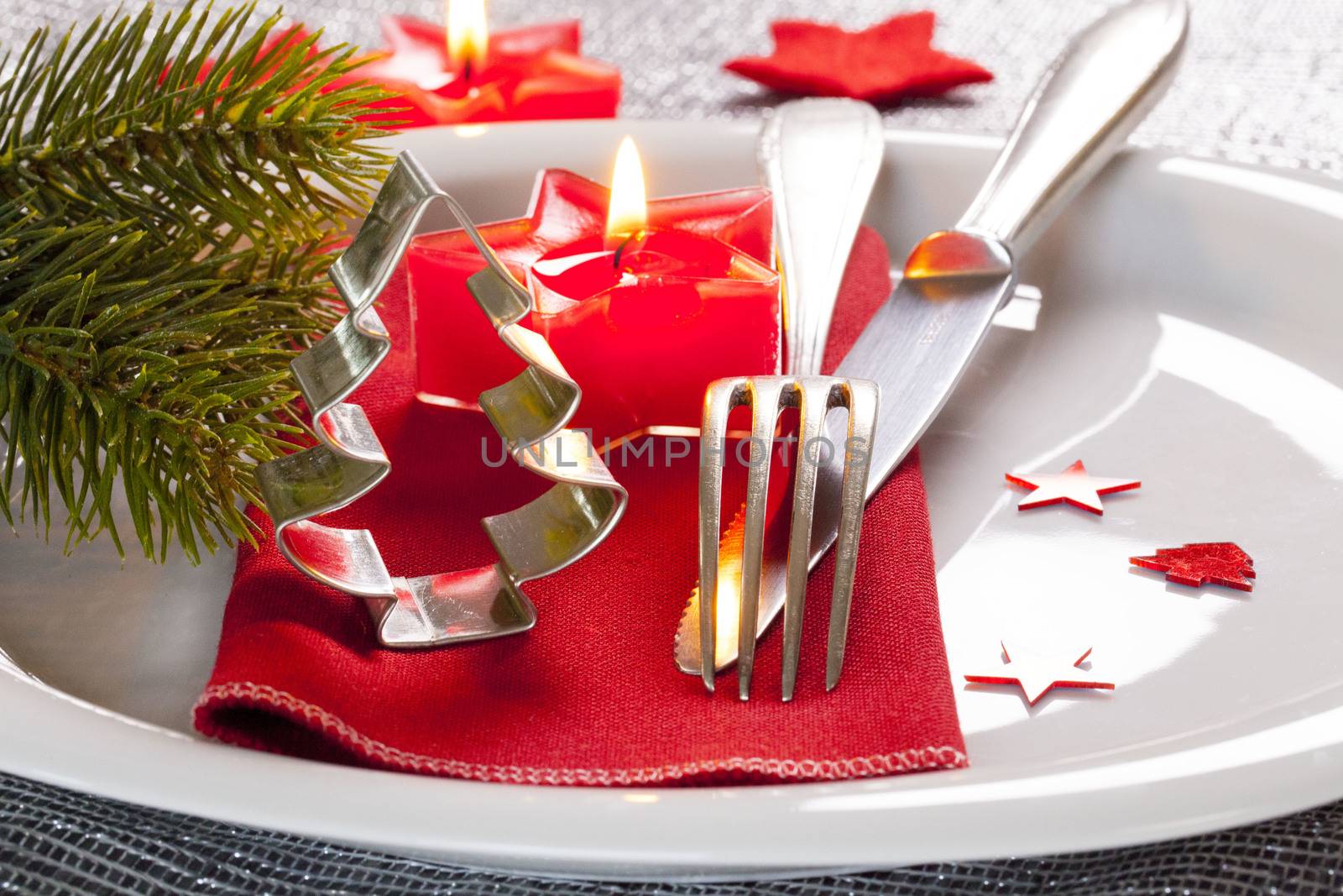 table setting for christmas with decoration