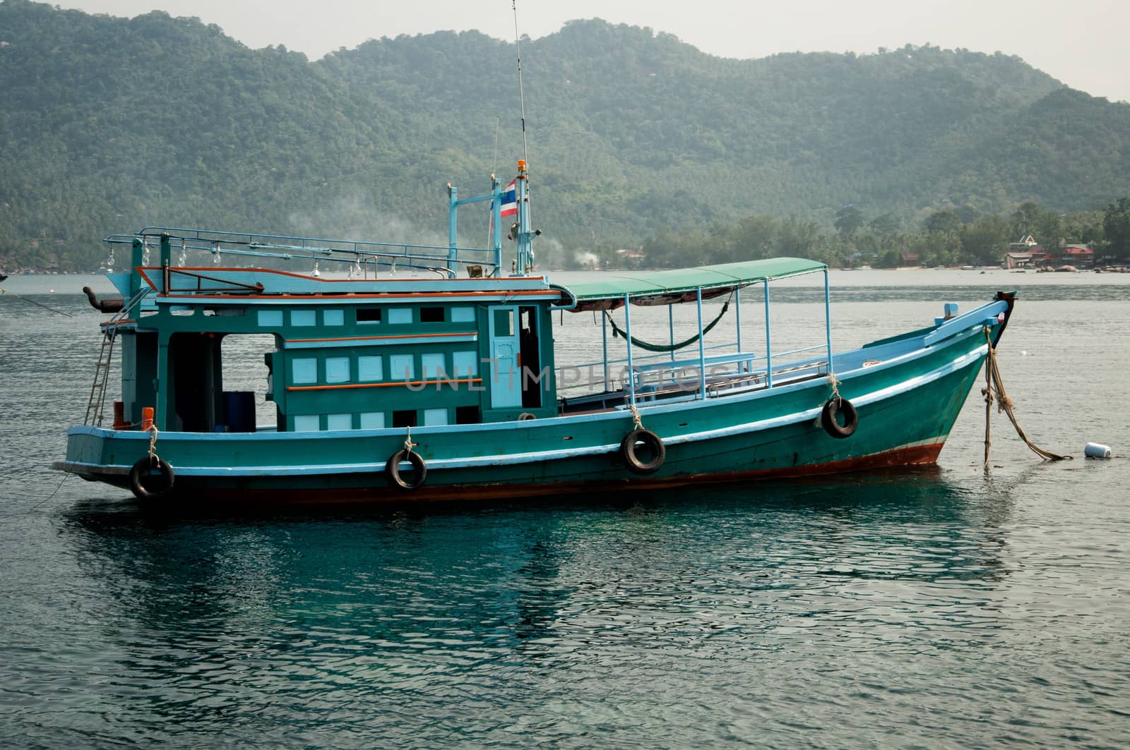  Fishing boat by johnnychaos