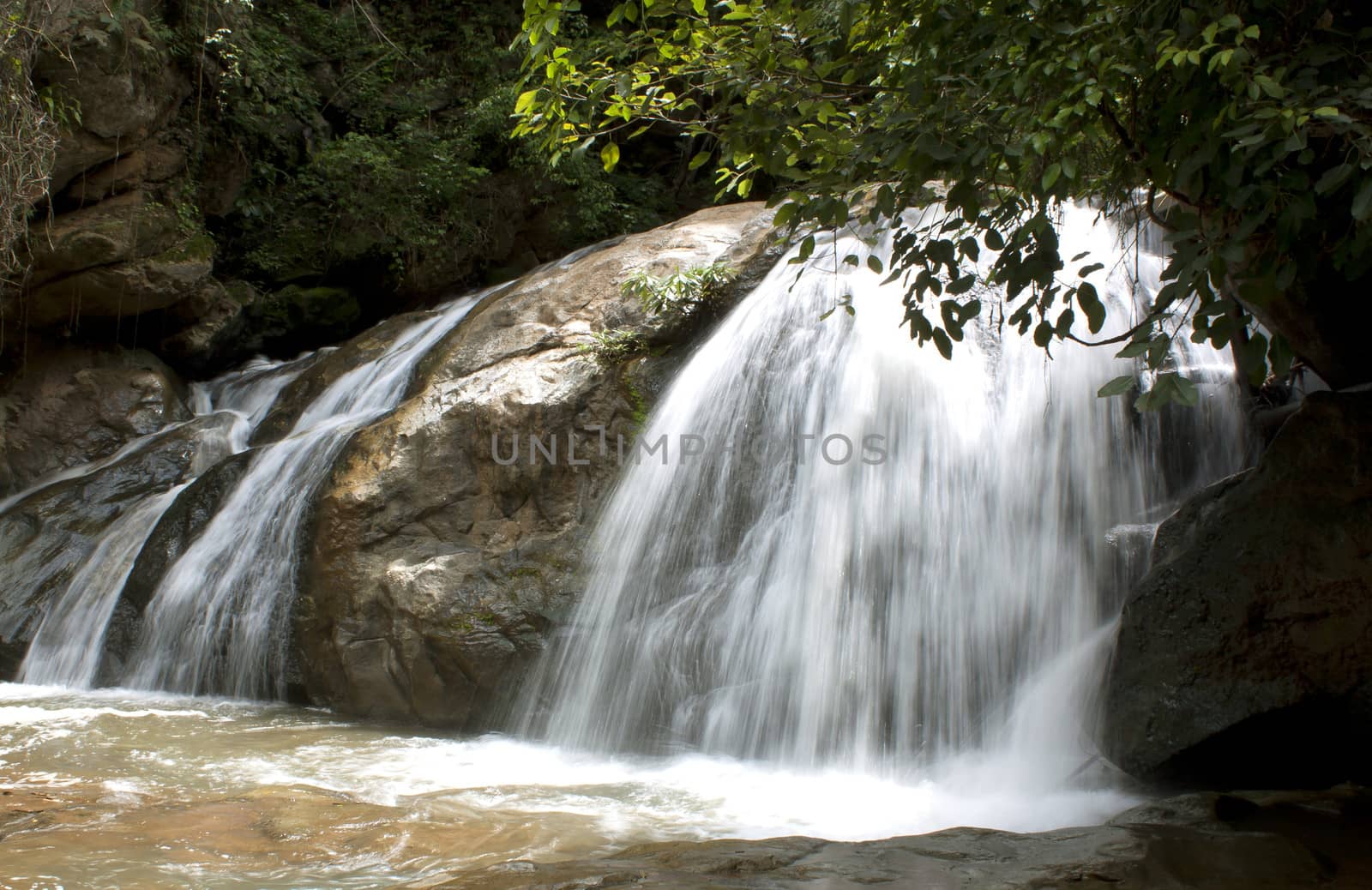 Mae Sa Waterfall. by janniwet