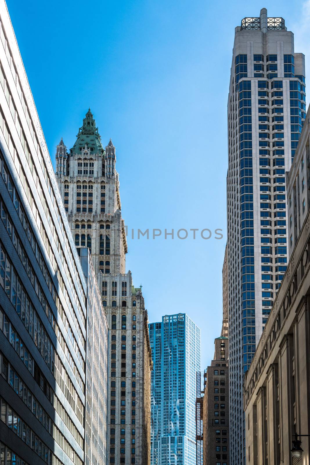 Impressive Manhatten buildings as seen from upwards from the streets